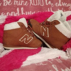 New Balance size 8 tan leather
